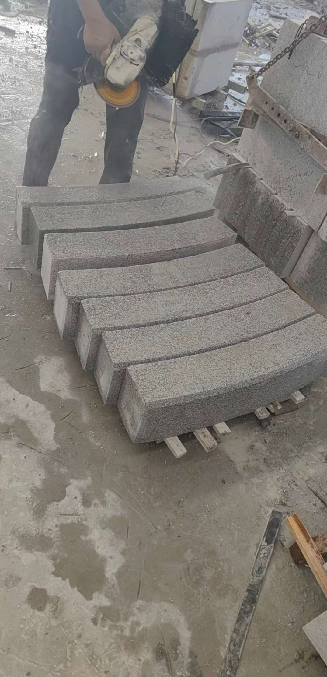 郑州芝麻白弧形路牙石