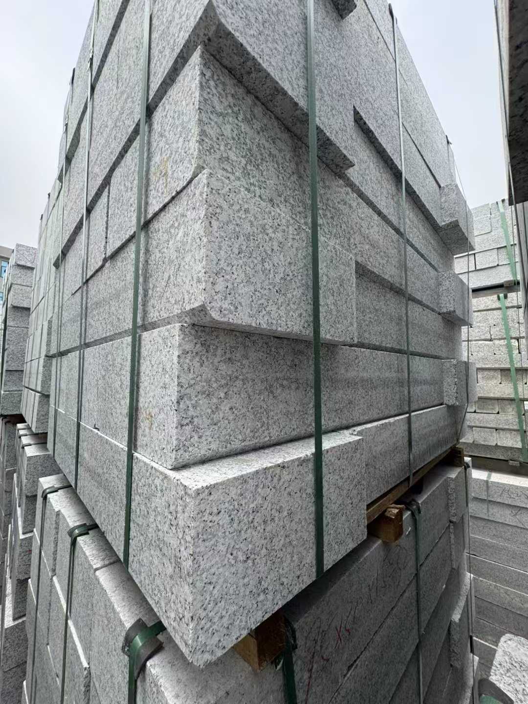 郑州芝麻白路牙石 马路牙子